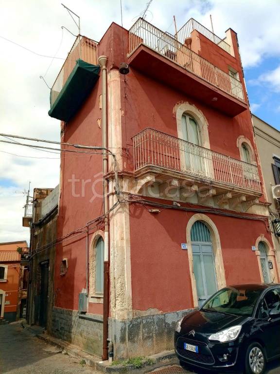quadrivano in vendita a Motta Sant'Anastasia