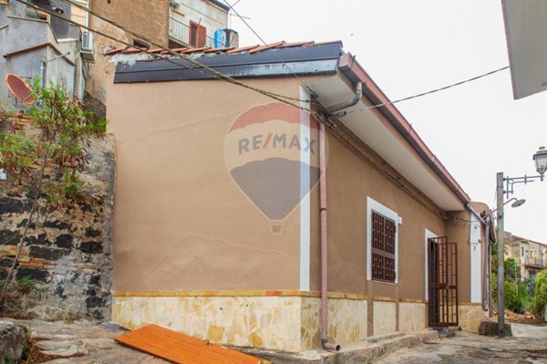 casa indipendente in vendita a Motta Sant'Anastasia