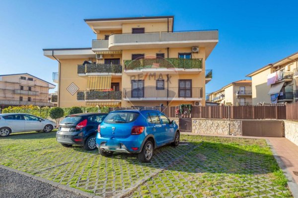 appartamento in vendita a Motta Sant'Anastasia in zona Piano Tavola / Belvedere