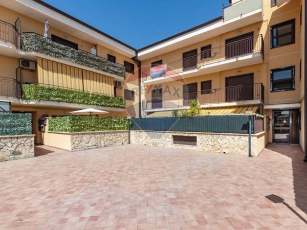 appartamento in vendita a Motta Sant'Anastasia in zona Piano Tavola / Belvedere