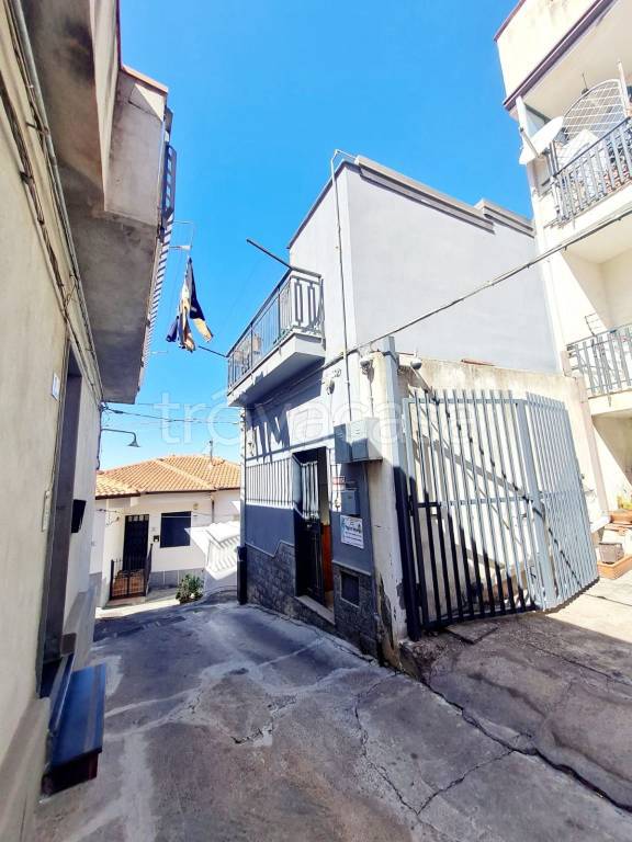 casa indipendente in vendita a Motta Sant'Anastasia
