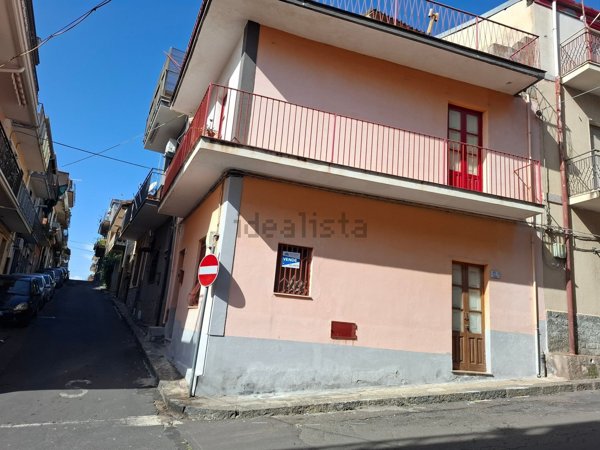 quadrivano in vendita a Motta Sant'Anastasia in zona Centro Storico