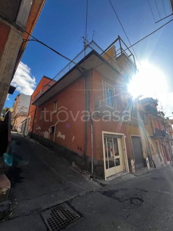 casa indipendente in vendita a Motta Sant'Anastasia