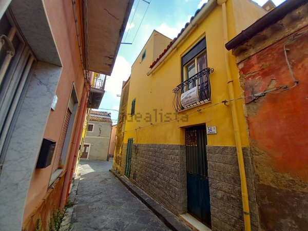 casa indipendente in vendita a Motta Sant'Anastasia