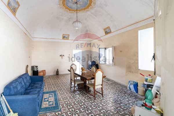 casa indipendente in vendita a Motta Sant'Anastasia in zona Centro Storico