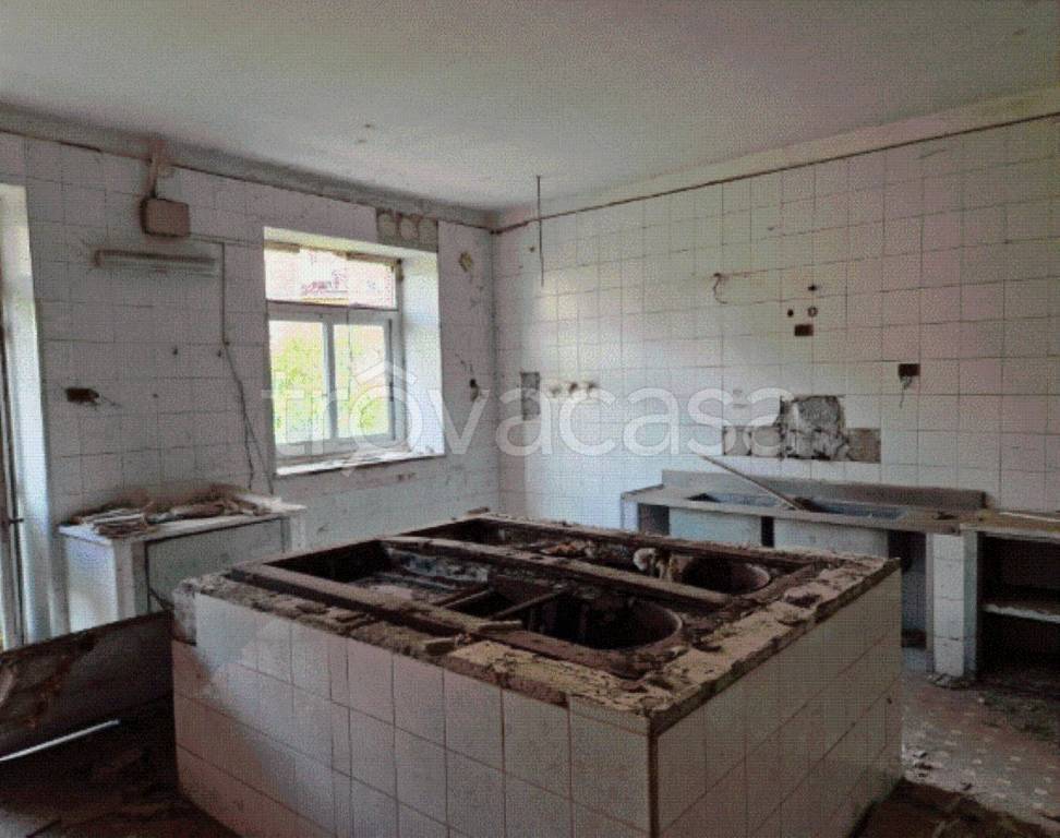negozio in vendita a Motta Sant'Anastasia
