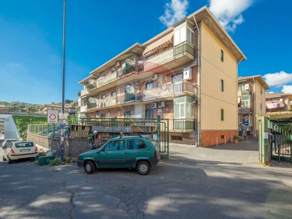 appartamento in vendita a Motta Sant'Anastasia in zona Piano Tavola / Belvedere