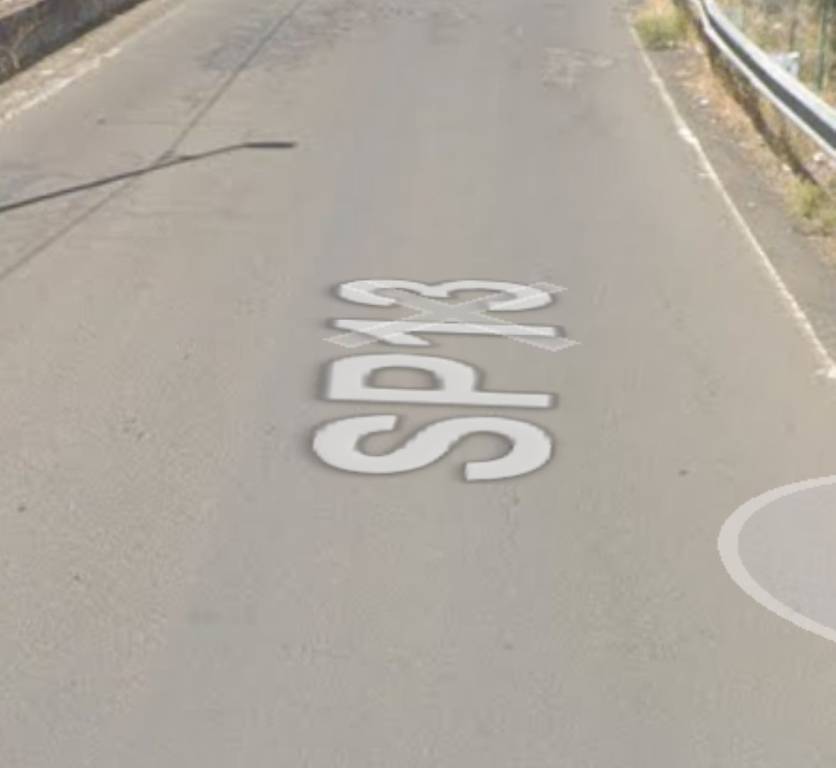 locale di sgombero in vendita a Motta Sant'Anastasia