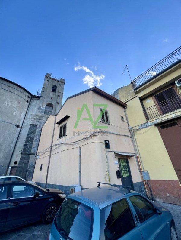 casa indipendente in vendita a Motta Sant'Anastasia in zona Centro Storico