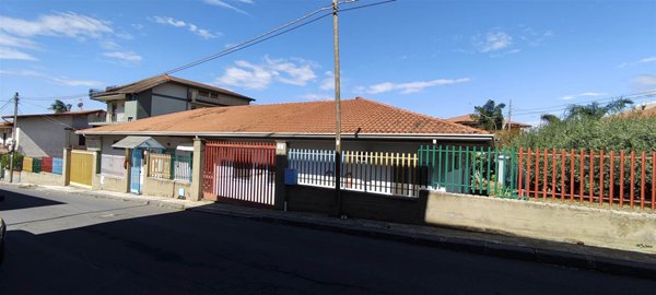 negozio in vendita a Motta Sant'Anastasia