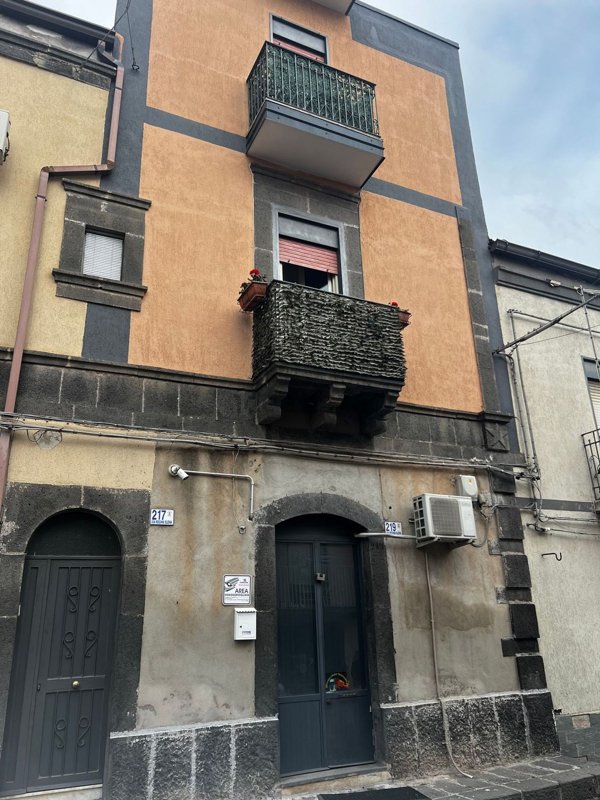 casa semindipendente in vendita a Motta Sant'Anastasia