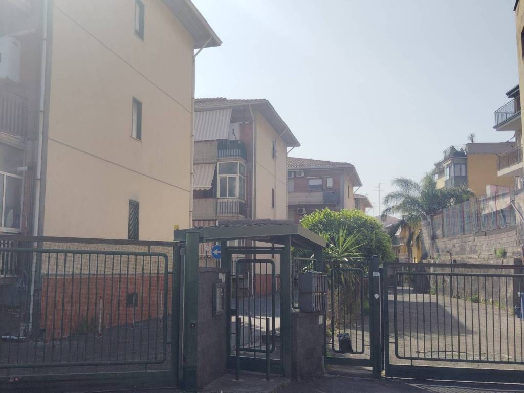 appartamento in vendita a Motta Sant'Anastasia in zona Piano Tavola / Belvedere