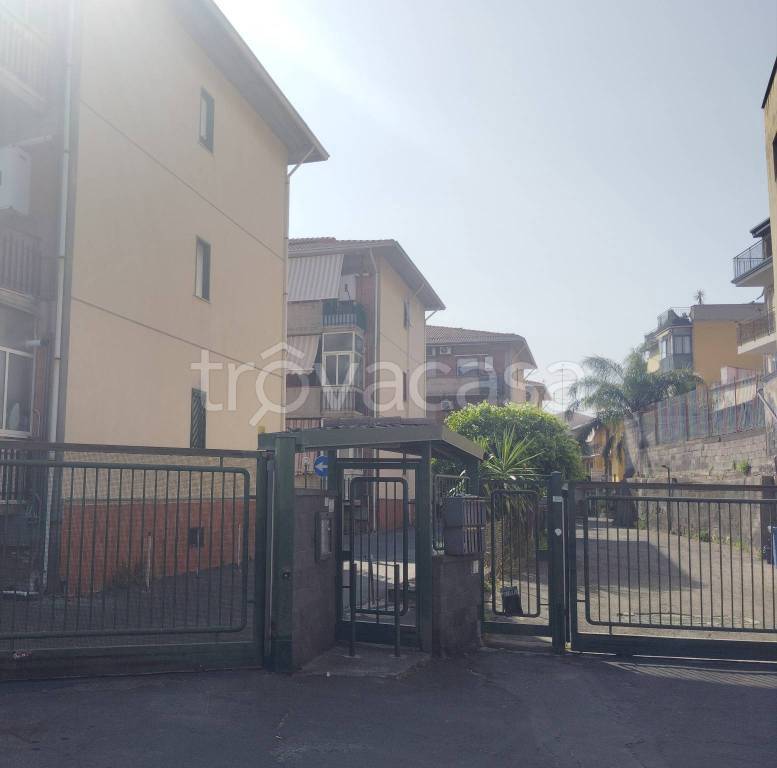 appartamento in vendita a Motta Sant'Anastasia in zona Piano Tavola / Belvedere