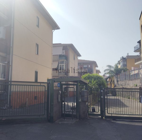 appartamento in vendita a Motta Sant'Anastasia in zona Piano Tavola / Belvedere