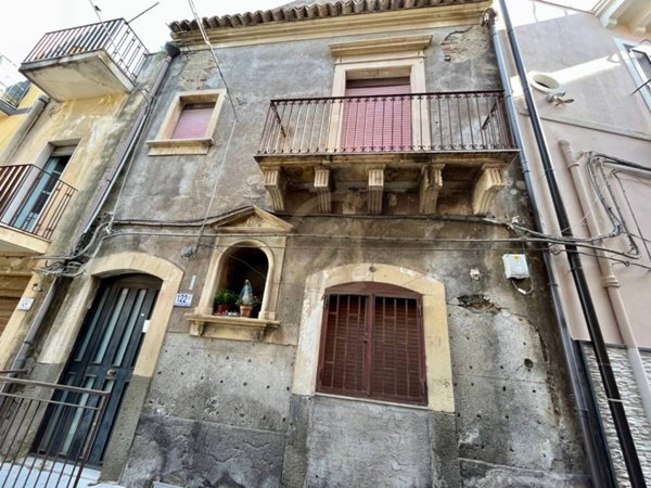 casa indipendente in vendita a Motta Sant'Anastasia in zona Centro Storico