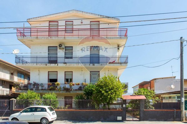 appartamento in vendita a Motta Sant'Anastasia in zona Piano Tavola / Belvedere