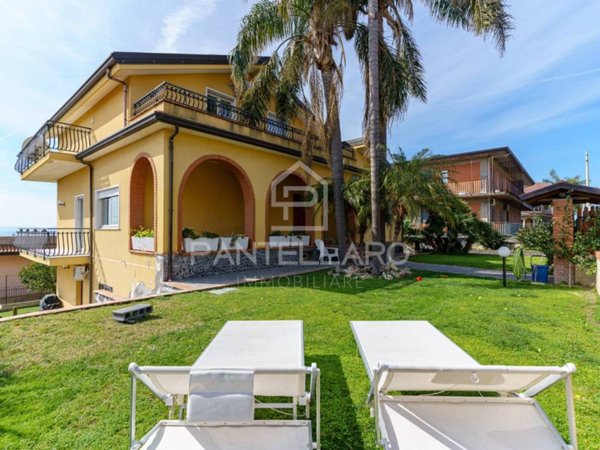 casa indipendente in vendita a Motta Sant'Anastasia in zona Sigonella