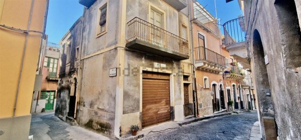 appartamento in vendita a Motta Sant'Anastasia in zona Centro Storico