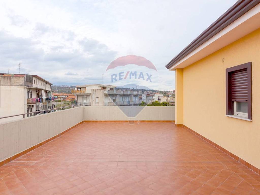 appartamento in vendita a Motta Sant'Anastasia in zona Piano Tavola / Belvedere