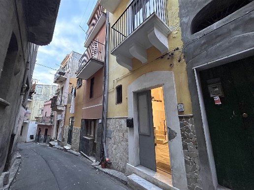 casa indipendente in vendita a Motta Sant'Anastasia
