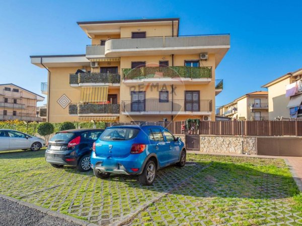 appartamento in vendita a Motta Sant'Anastasia in zona Piano Tavola / Belvedere