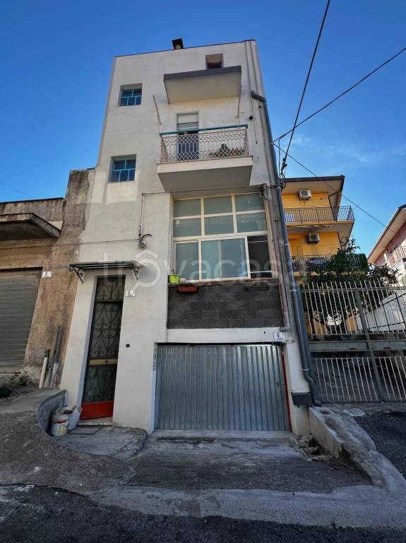 casa indipendente in vendita a Motta Sant'Anastasia