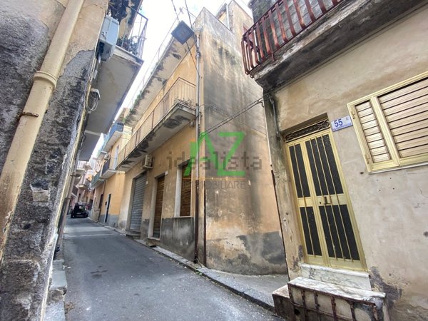 casa indipendente in vendita a Motta Sant'Anastasia in zona Centro Storico