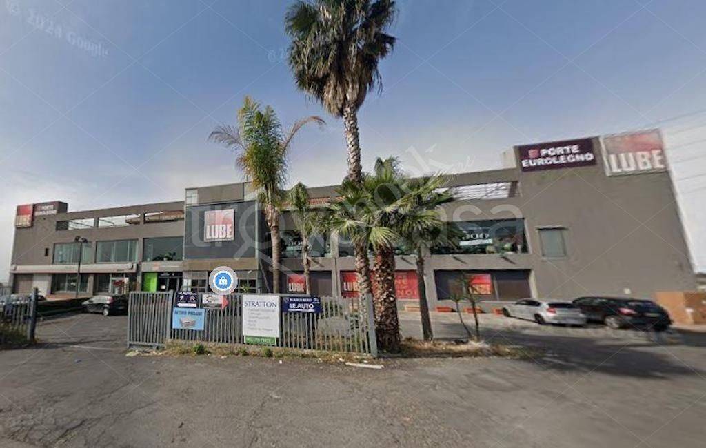 negozio in vendita a Motta Sant'Anastasia