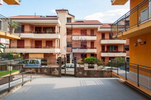 locale di sgombero in vendita a Motta Sant'Anastasia