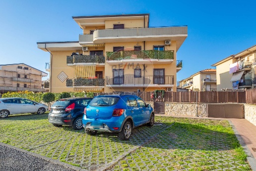 appartamento in vendita a Motta Sant'Anastasia in zona Piano Tavola / Belvedere