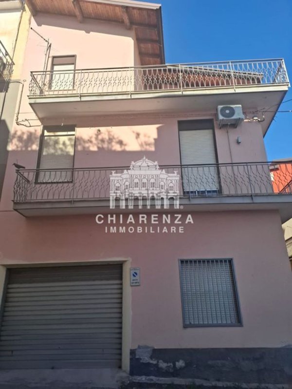 casa indipendente in vendita a Motta Sant'Anastasia in zona Centro Storico
