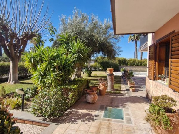 casa indipendente in vendita a Motta Sant'Anastasia