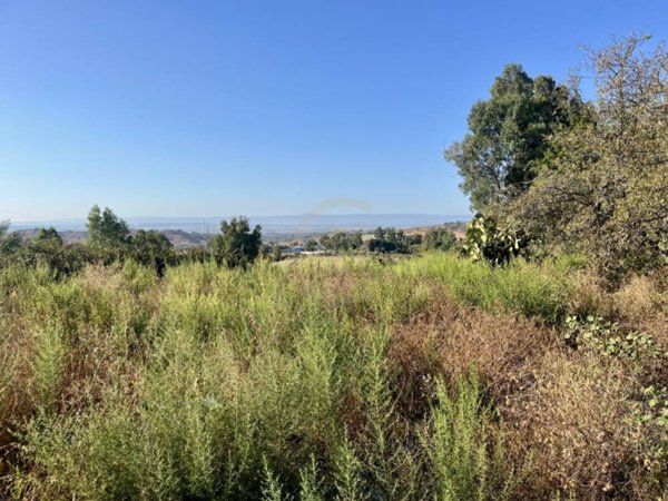 terreno edificabile a Motta Sant'Anastasia in zona Piano Tavola / Belvedere