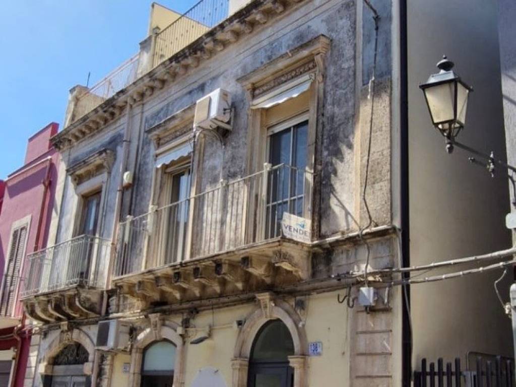 negozio in vendita a Motta Sant'Anastasia