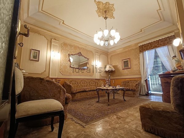 casa indipendente in vendita a Motta Sant'Anastasia in zona Centro Storico