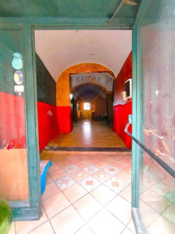 locale commerciale in vendita a Motta Sant'Anastasia