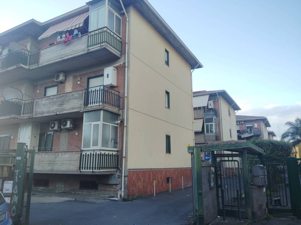 appartamento in vendita a Motta Sant'Anastasia in zona Piano Tavola / Belvedere