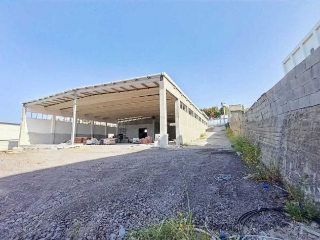 locale commerciale in vendita a Motta Sant'Anastasia