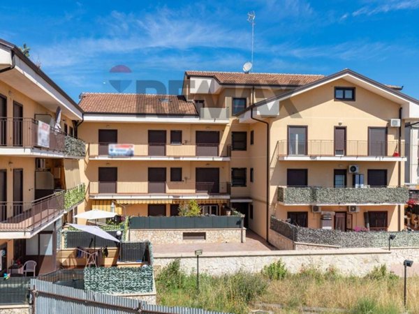 appartamento in vendita a Motta Sant'Anastasia in zona Piano Tavola / Belvedere