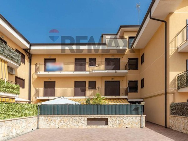 appartamento in vendita a Motta Sant'Anastasia in zona Piano Tavola / Belvedere