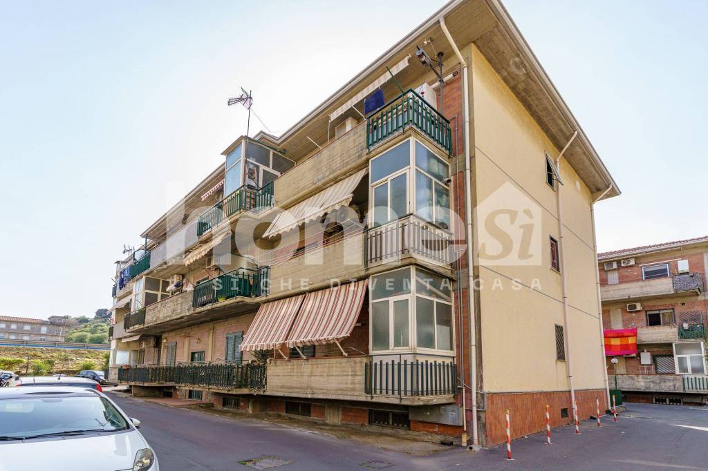 appartamento in vendita a Motta Sant'Anastasia in zona Piano Tavola / Belvedere