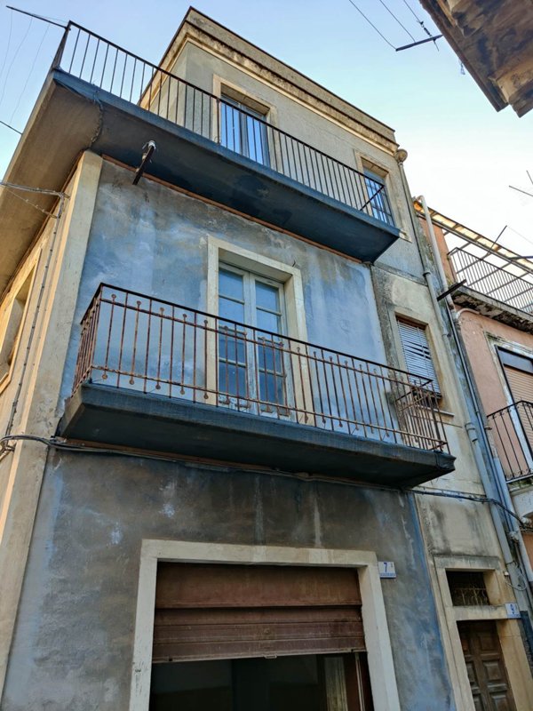 casa indipendente in vendita a Motta Sant'Anastasia in zona Centro Storico