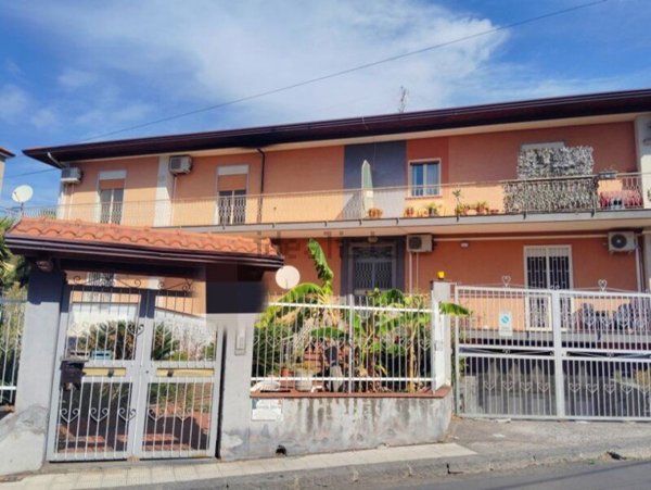 appartamento in vendita a Motta Sant'Anastasia in zona Centro Storico