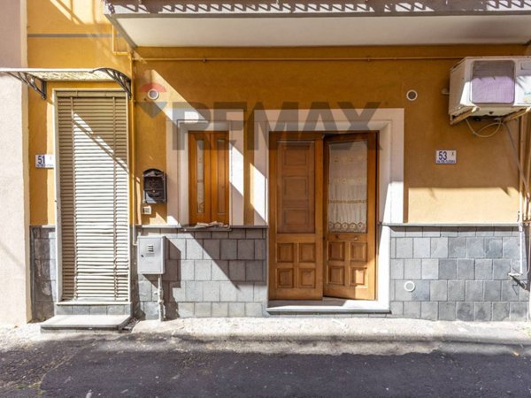 casa indipendente in vendita a Motta Sant'Anastasia in zona Centro Storico