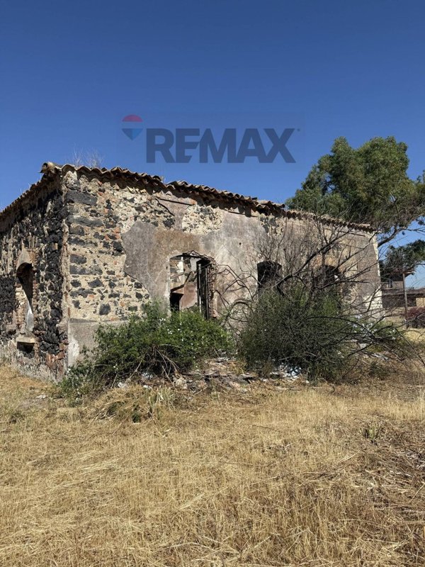terreno edificabile a Motta Sant'Anastasia in zona Piano Tavola / Belvedere