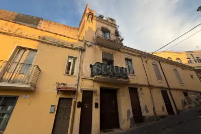 casa indipendente in vendita a Motta Sant'Anastasia in zona Centro Storico