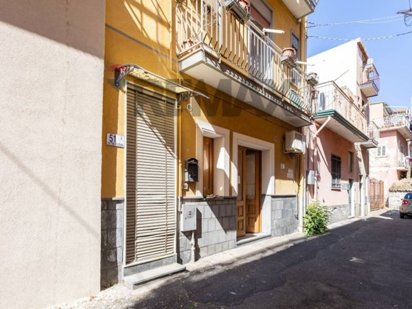 casa indipendente in vendita a Motta Sant'Anastasia in zona Centro Storico