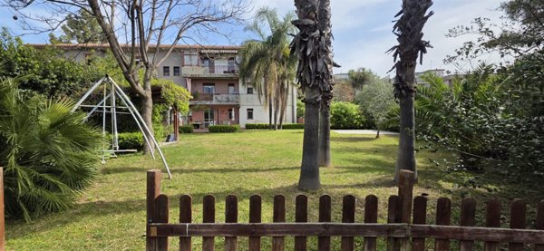 casa indipendente a Motta Sant'Anastasia in zona Piano Tavola / Belvedere