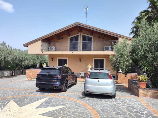 casa indipendente in vendita a Motta Sant'Anastasia in zona Sigonella