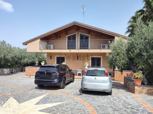 casa indipendente in vendita a Motta Sant'Anastasia in zona Sigonella